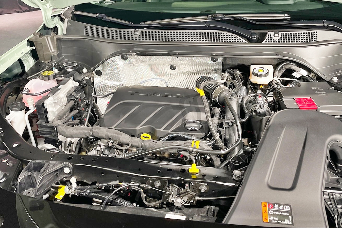 1_쉐보레 트랙스 크로스오버 엔진룸_CarBuzz.jpg