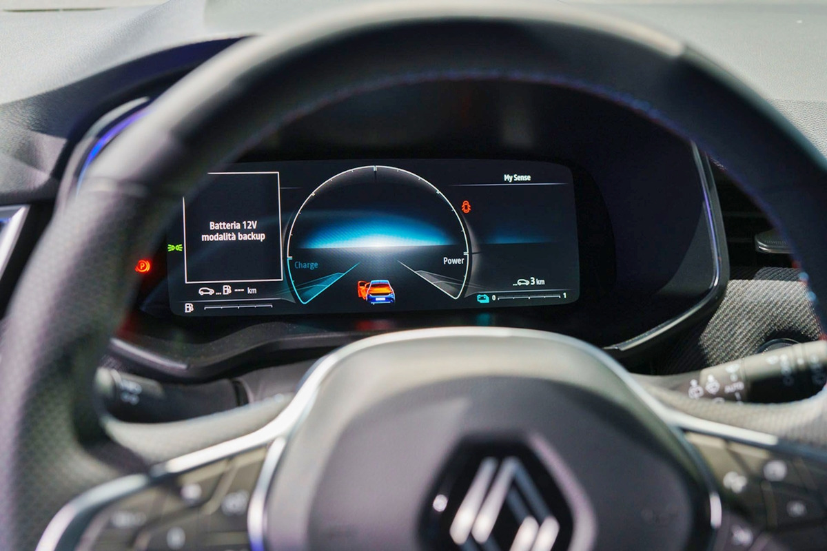 3_르노 클리오 계기판_EveryEye.jpg