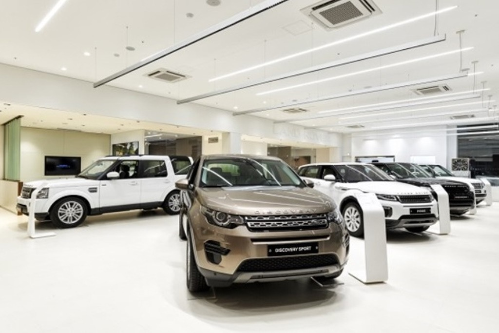 10-3 수원 인증 중고차 전시장 재규어랜드로버코리아.jpg