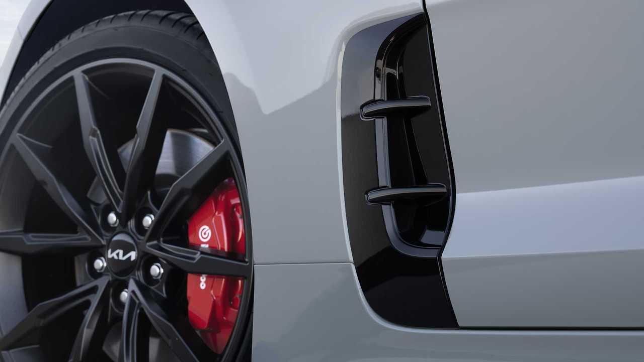 2022-kia-stinger-scorpion-special-edition-fender-vent.jpg
