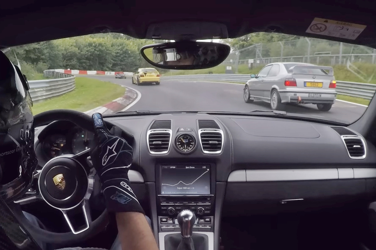 3_뉘르부르크링 추월_유튜브 채널 'RingRennSport'.jpg