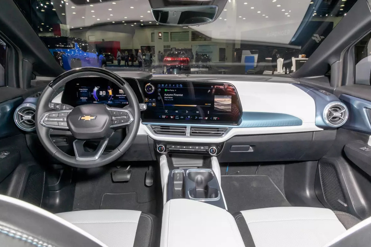 6_쉐보레 이쿼녹스 EV 인테리어_'Cars.com'.jpg