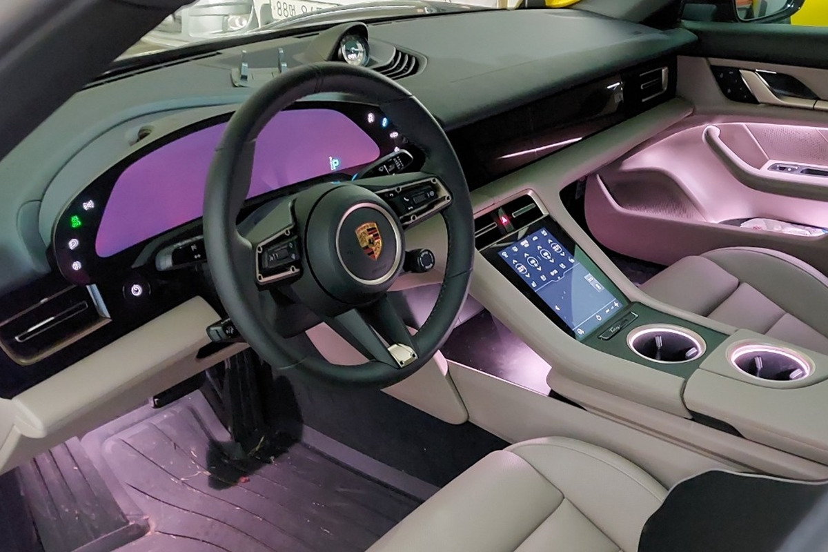 3_타이칸 인테리어_네이버 남차카페 '안양ll닉넴'님.jpg