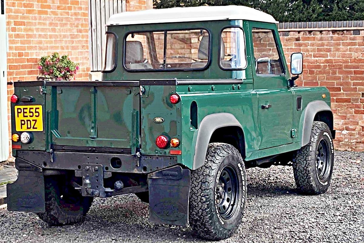 올드 디팬더 픽업 모델 Clarke 4x4 ltd.jpg