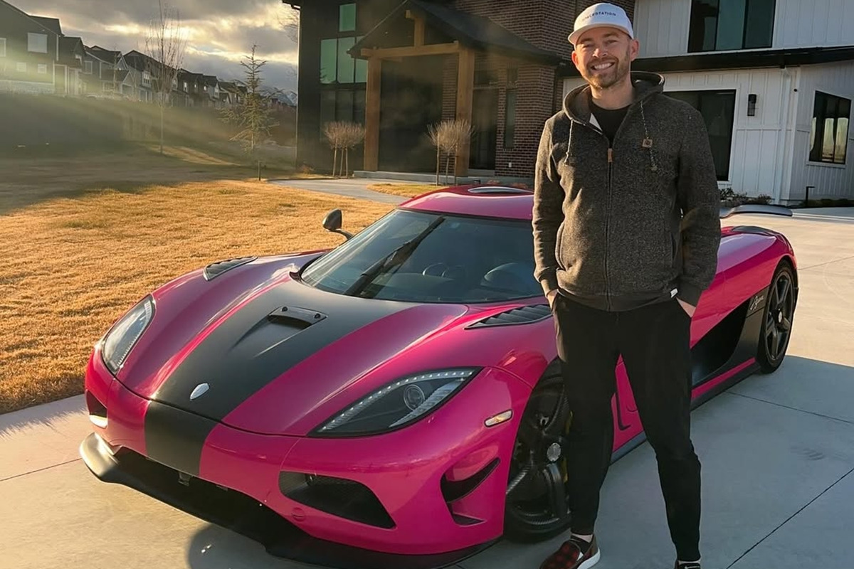 Introducing-my-%40koenigsegg-Agera-HH.-I-still-cannot-believe-I-am-an-official-member-of-the-Ghos.jpg