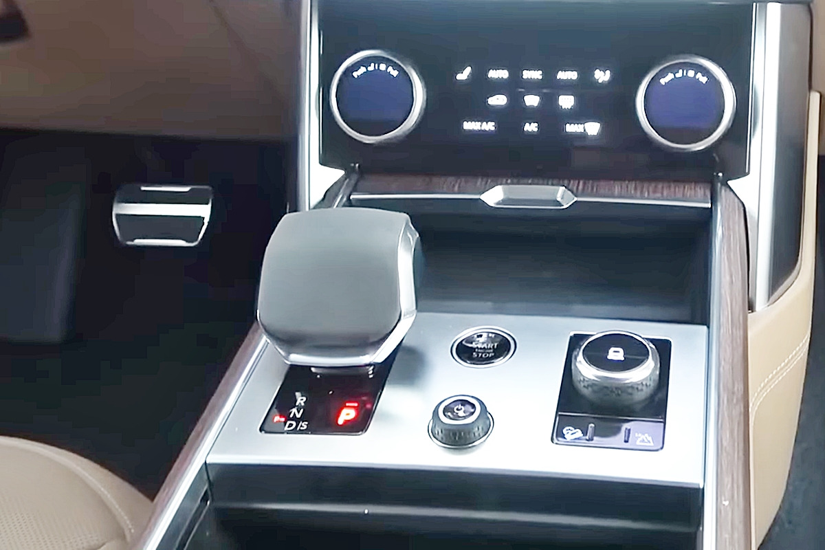 3_랜드로버 레인지로버 인테리어.jpg