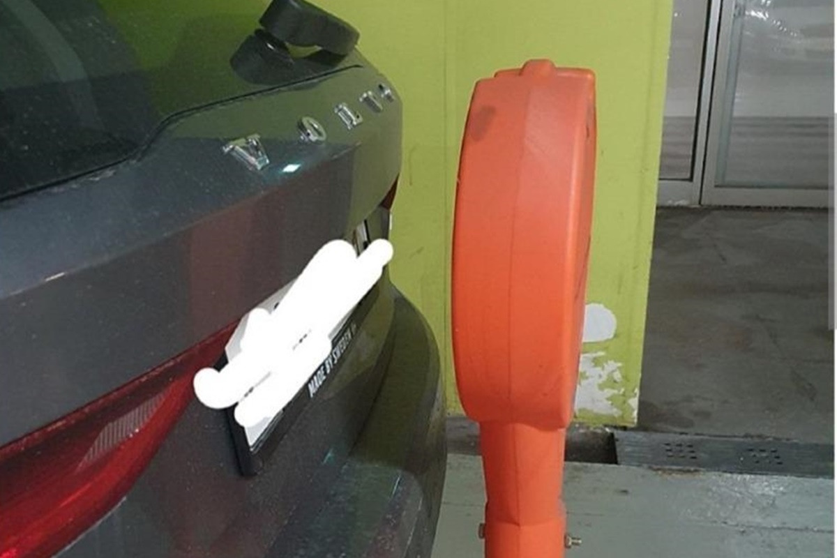 11-2 통로 주차한 볼보, 보배드림.jpg