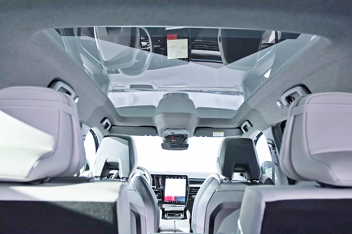 4_르노 에스파스 파노라마 선루프_유튜브 채널 'coches net'.jpg