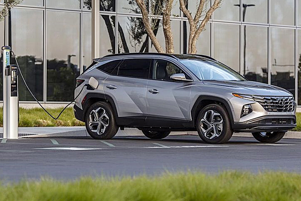 투싼 PHEV 충전.jpg