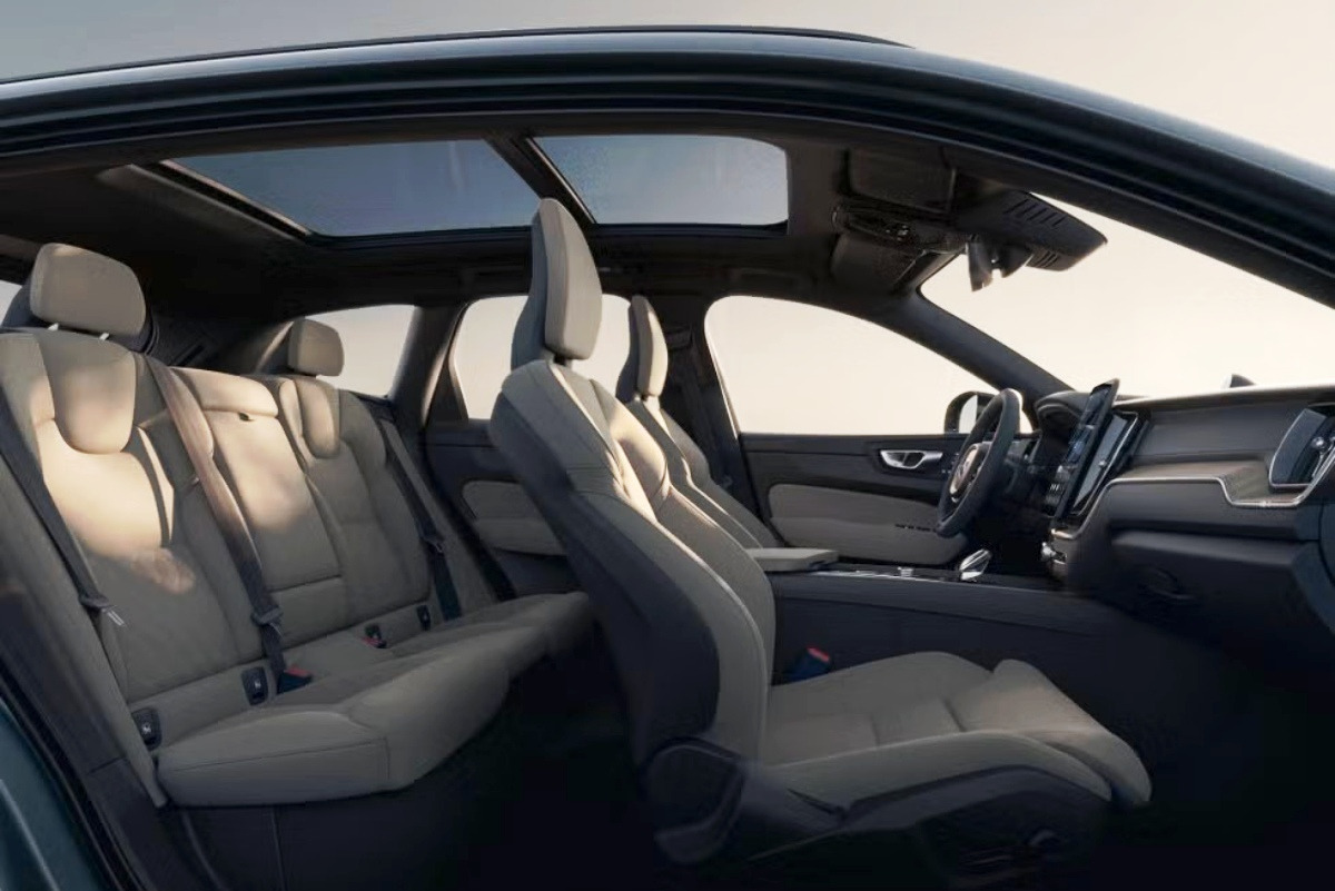 xc60-inside2.jpg