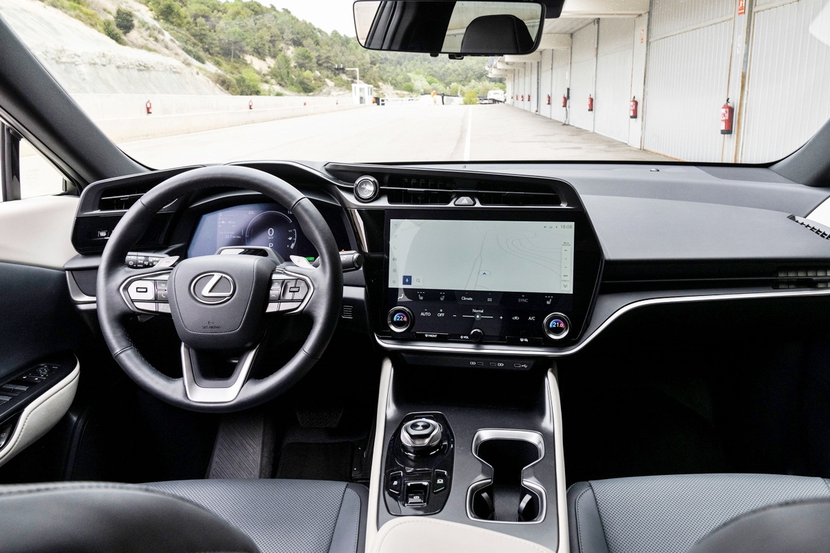 3_렉서스 RZ 인테리어_Lexus Enthusiast.jpg