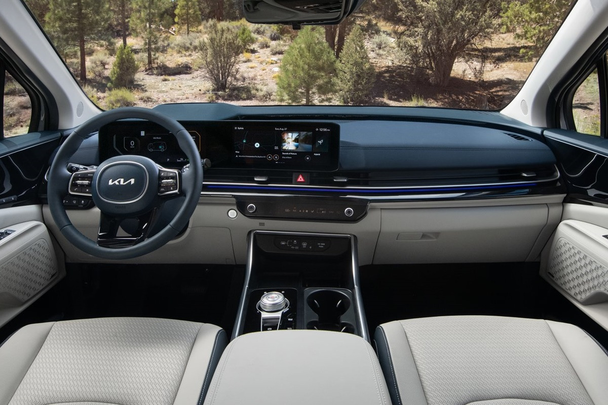 Kia-Carnival-2025-1280-024262099b824cb495f474ebd0f625c347.jpg