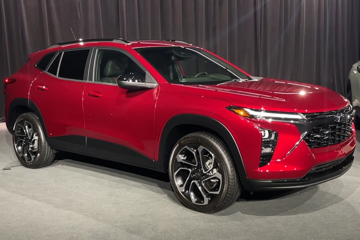 3_YouTube 'CarBuzz'.jpg