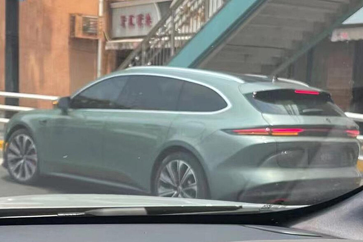 4_공도에서 포착된 니오 ET5 오리온_'CnEVPost'.jpg