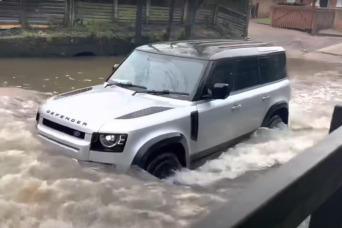 랜드로버 오지 돌파 유튜브 BENGREGERS.jpg