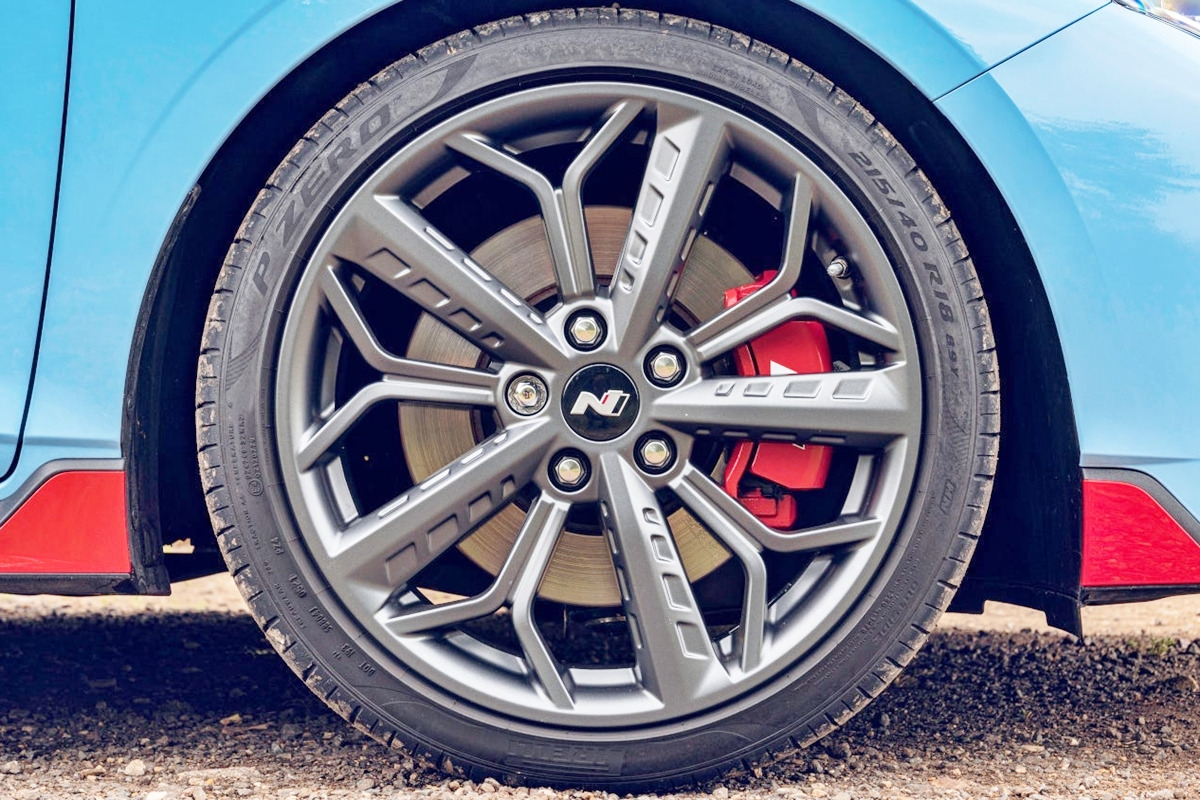 2_현대 i20 N 브레이크_Heycar.jpg