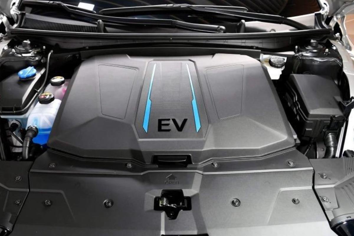 아이오닉5 의 엔진룸.jpg