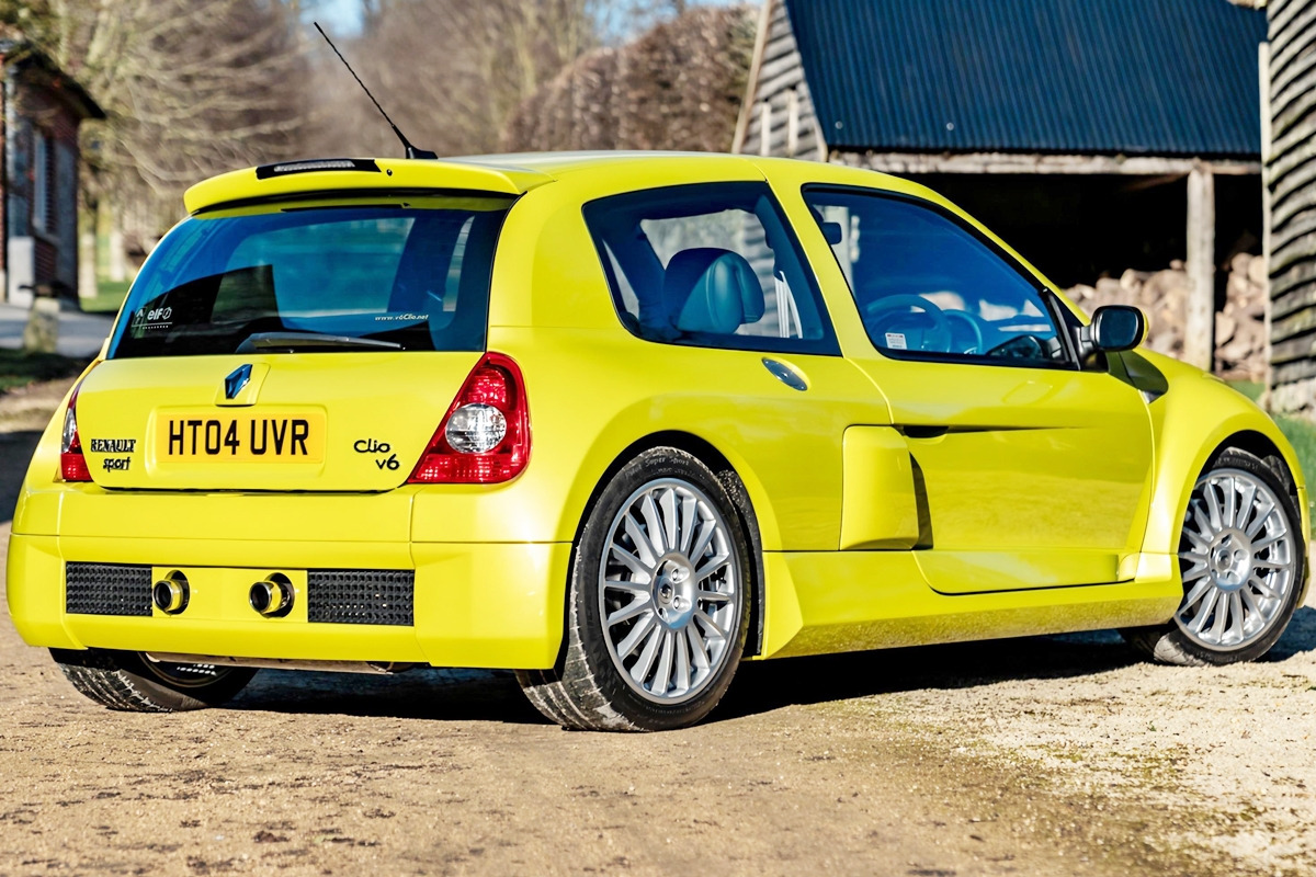 3_르노 클리오 V6_Top Gear.jpg