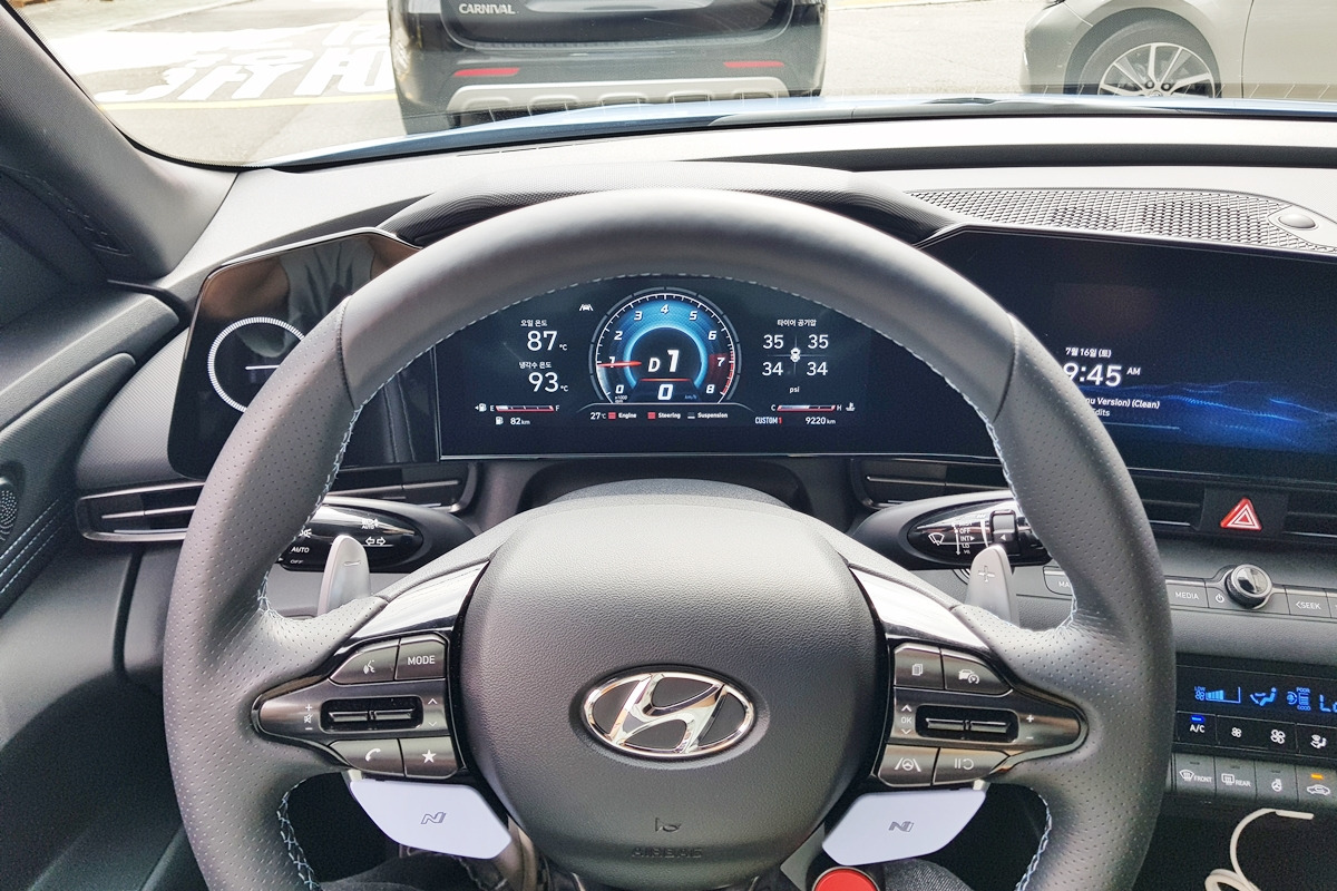 2_현대 아반떼 N 스티어링 휠.jpg