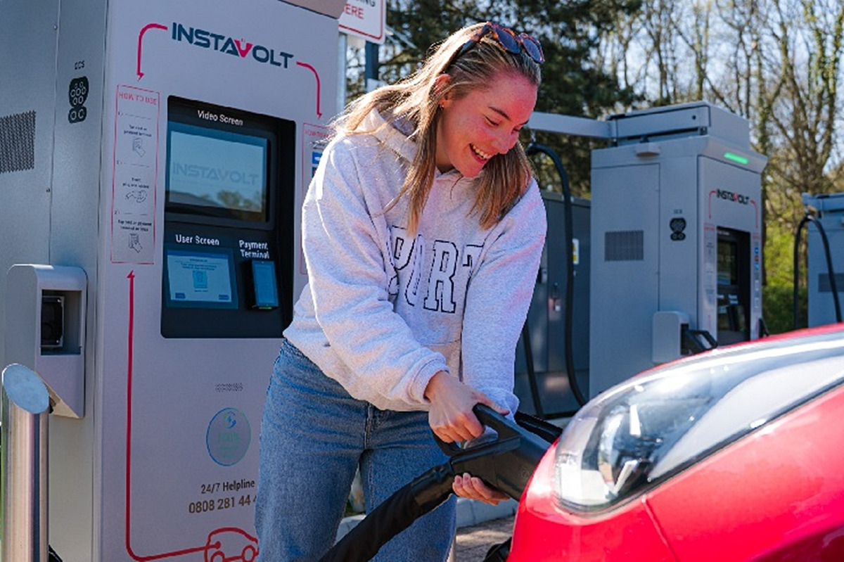 INSTAVOLT-CHARGING-POINT.jpg