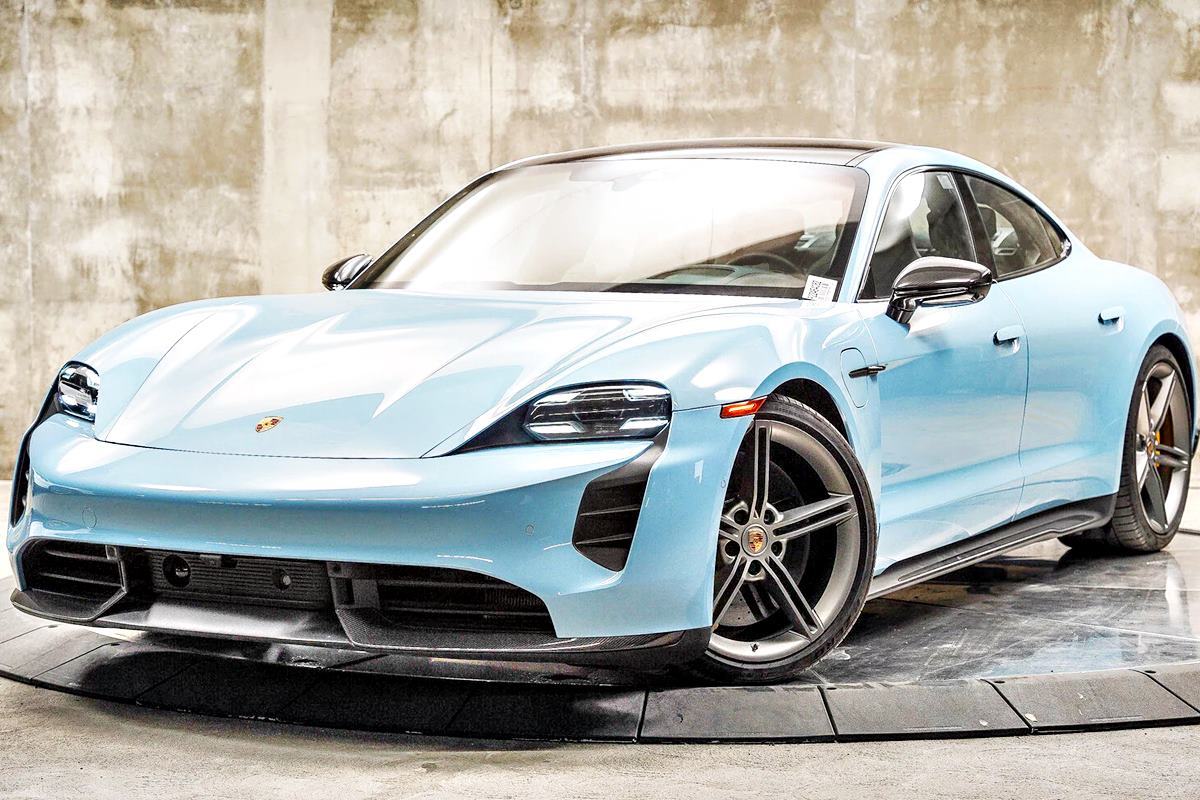 포르쉐 타이칸 포르쉐 다운타운 LA.jpg