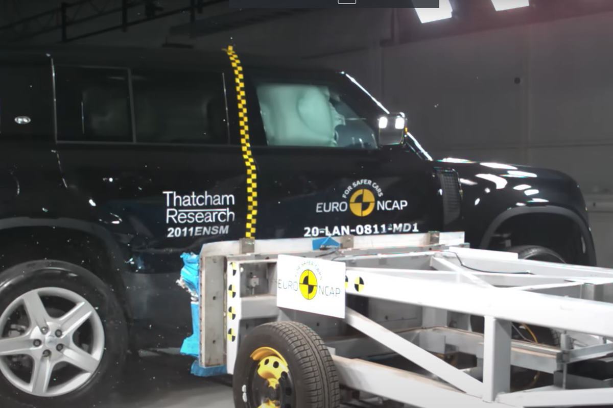 디펜더 충돌 실험 유튜브 Euro NCAP.jpg