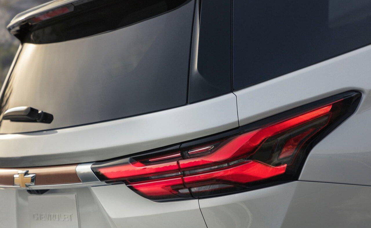 Chevrolet-Traverse-2021-1600-0f.jpg