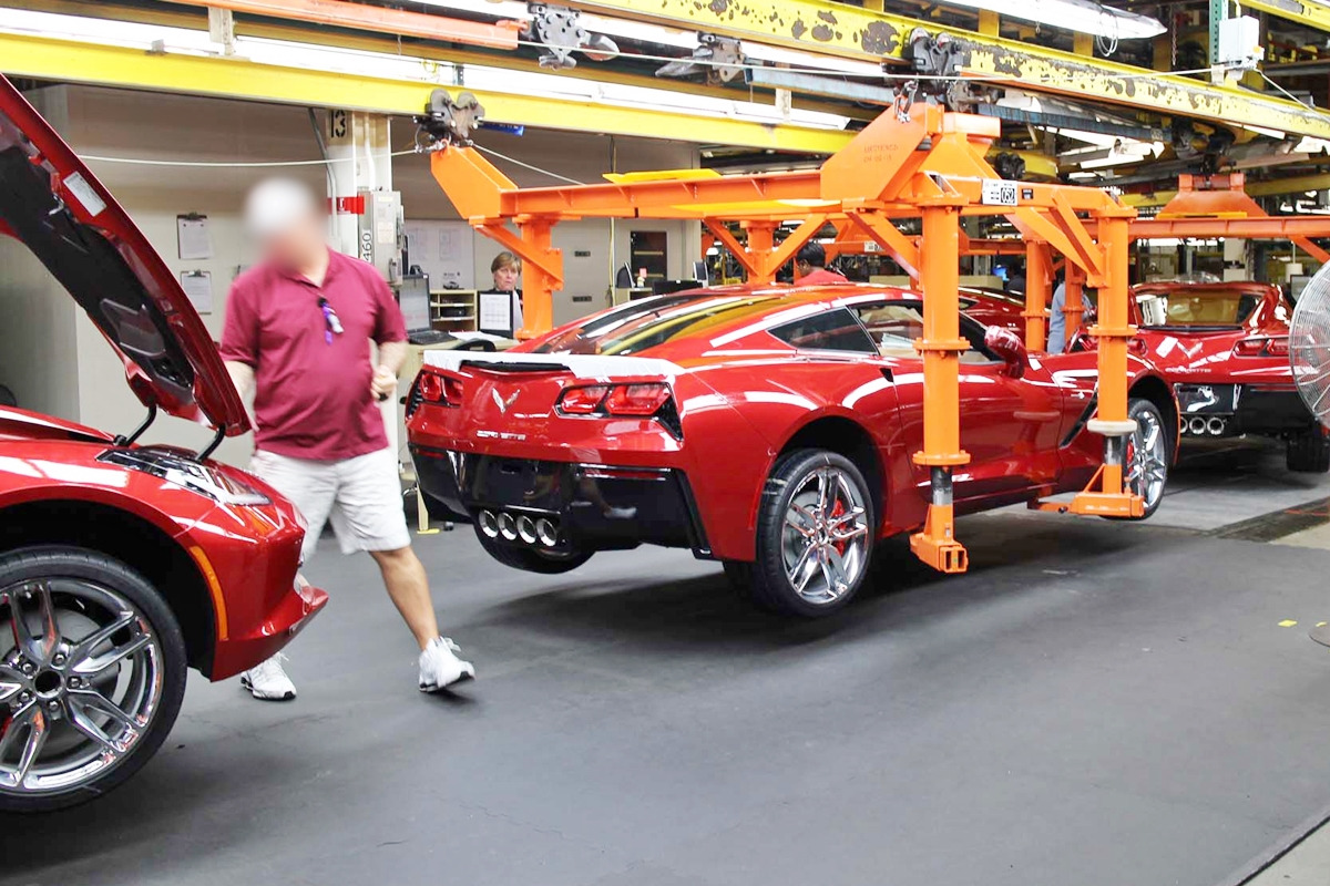 5_쉐보레 콜벳 생산 라인_LSX Magazine.jpg