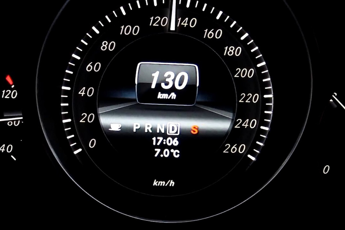 6_시속 130km 계기판_'Dailymotion'.jpg
