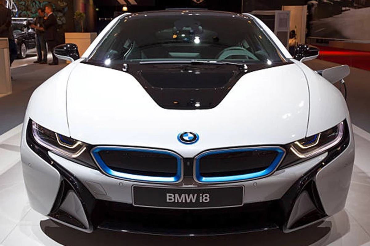 BMW i8 정면.jpg