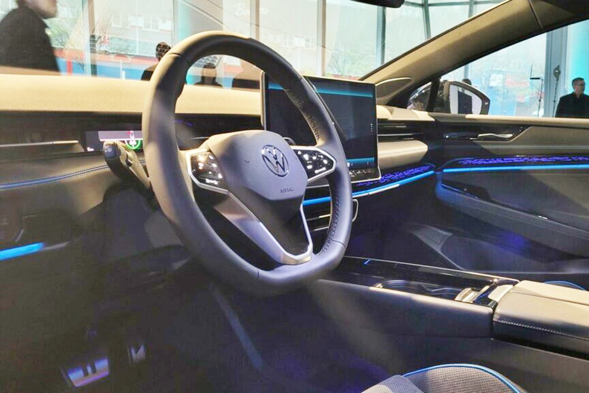 폭스바겐 ID.7 1열 인테리어.jpg