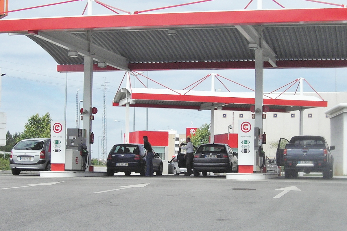 2_유럽 주유소 풍경_Retail Index.jpg