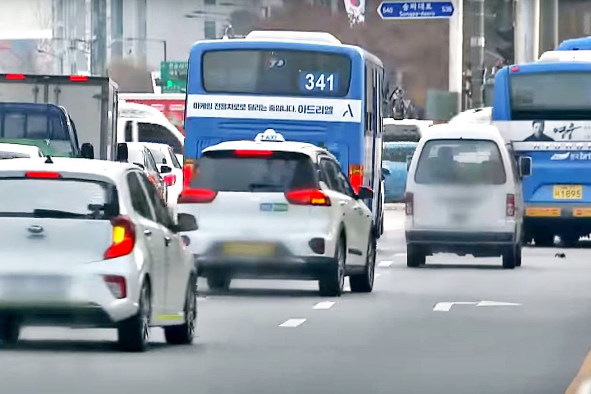 혼잡한 도로 상황 KBS 뉴스.jpg