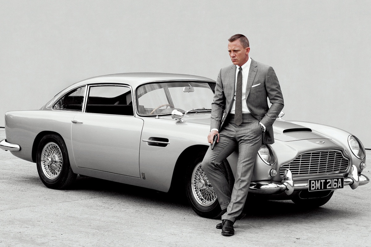 씨네 21 애스턴 마틴 제임스 본드.jpg