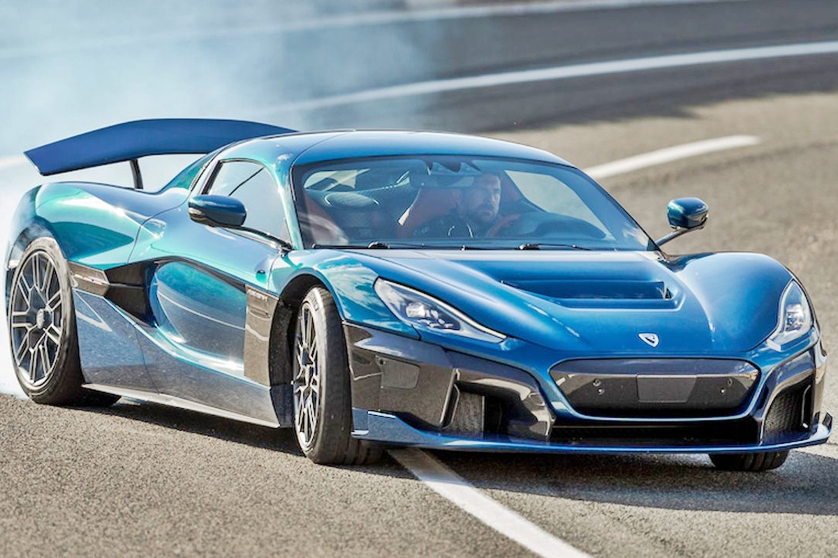 3_리막 네베라_Electrifying.jpg