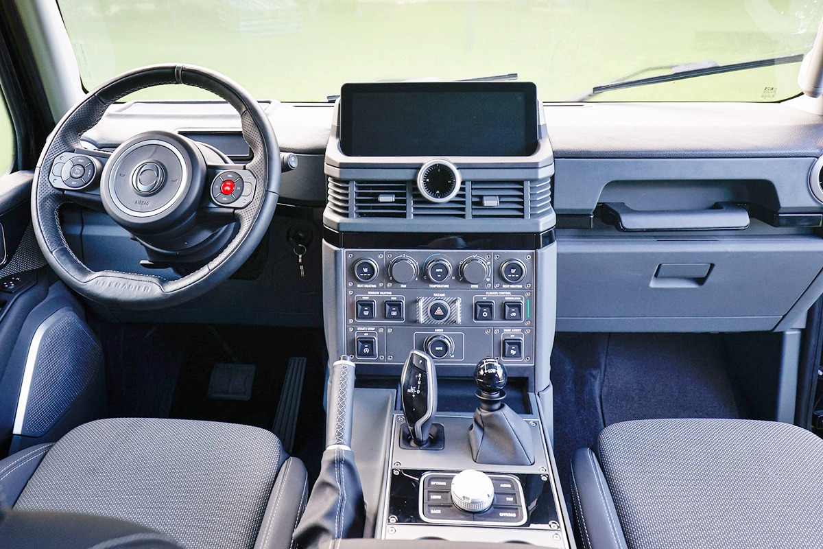 4_이네오스 그레나디어 인테리어_Motor EL PAIS.jpg