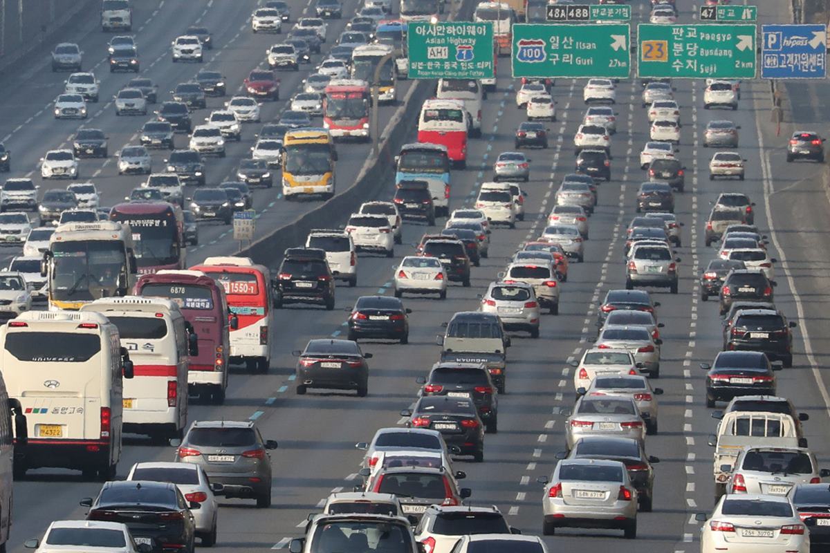 경향신문 고속도로 정체.jpg
