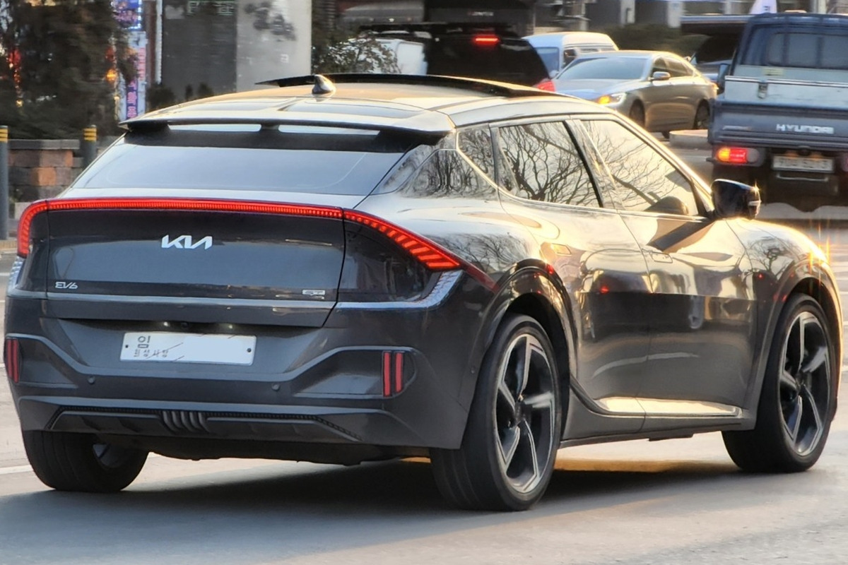 5_기아 EV6 GT_네이버 남차카페 'IRES'님.jpg