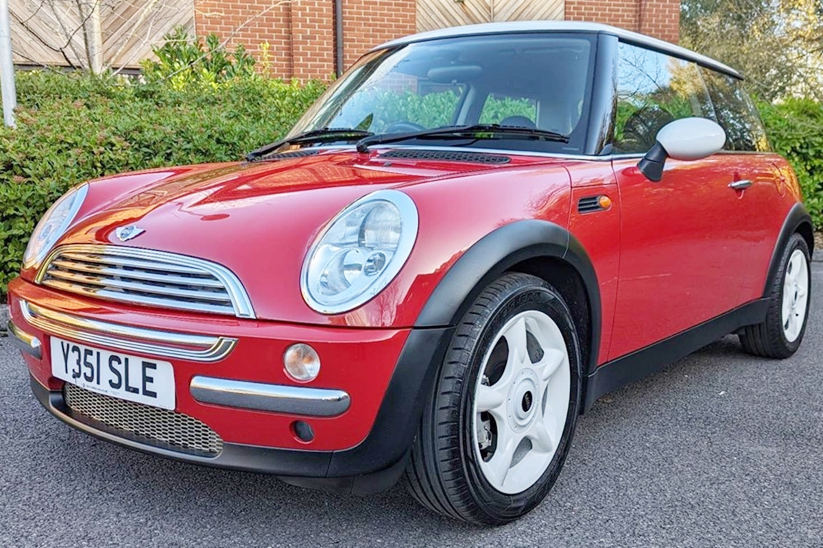 3_2001년형 미니 쿠퍼_Barons Auctions.jpg