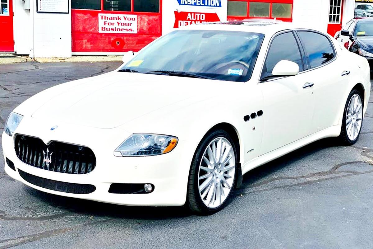 2011년식 마세라티 콰트로포르테 Car Gurus.jpg