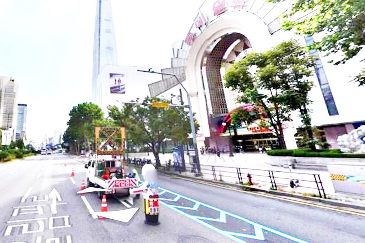 개선 작업 중인 잠실역 도로 네이버 지도.jpg