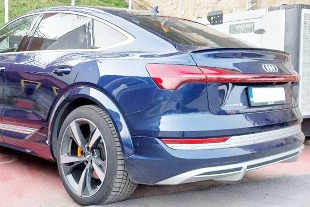 2 아우디e트론s.jpg