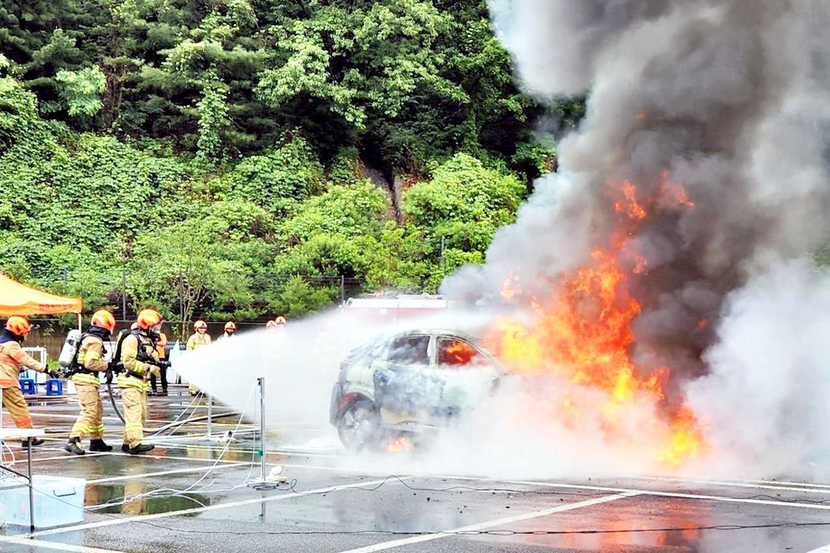 전기차 화재 진압 훈련 뉴스1.jpg
