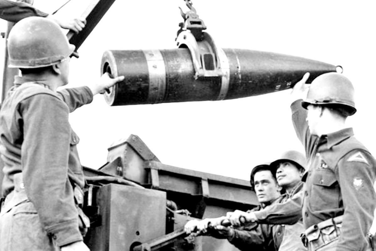 실제 원자 폭탄이 들어간 포탄.jpg