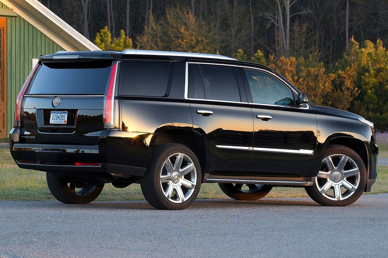 Cadillac-Escalade-2015-1600-2f.jpg