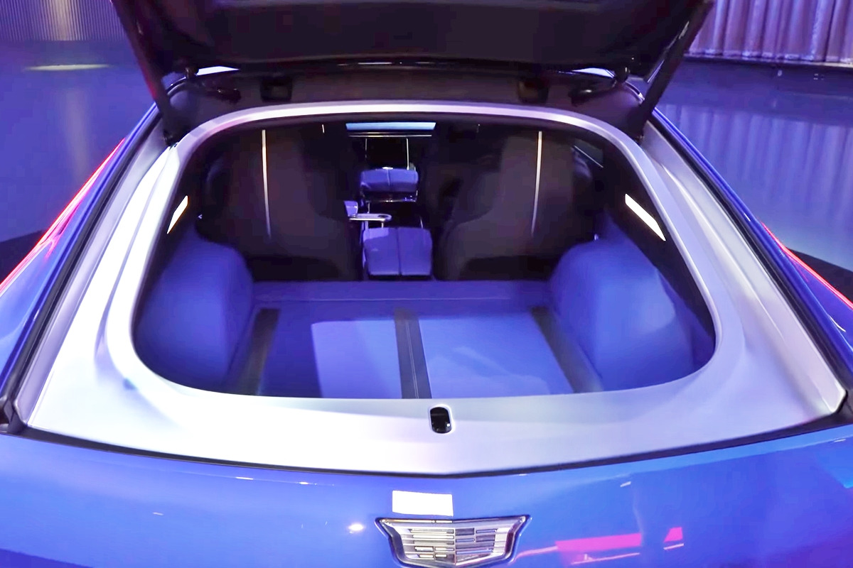 6_캐딜락 셀레스틱 트렁크_YouTube 'Raiti's Rides'.jpg