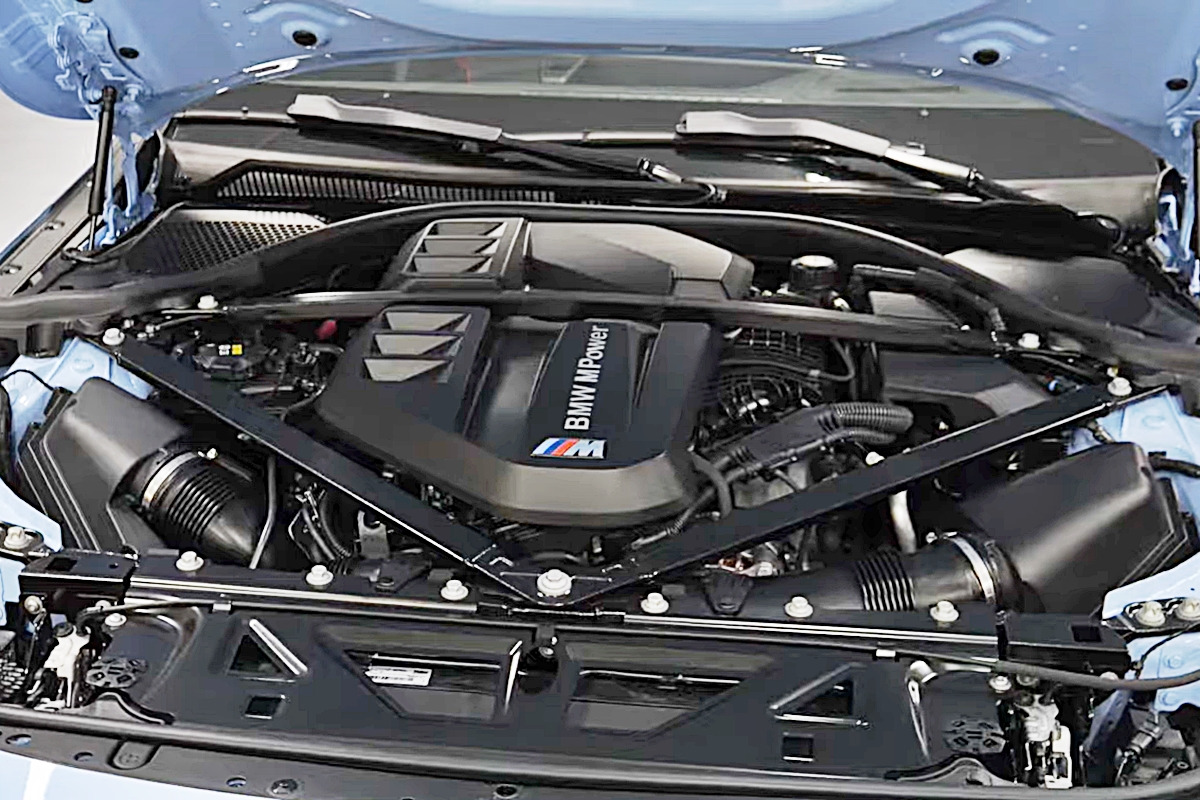 6_BMW M2 공개_YouTube 'Caradisiac'.jpg