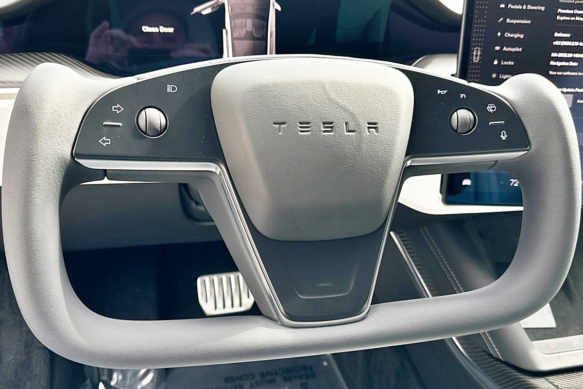 5_테슬라 모델 S, 모델 X 스티어링 휠_'Formula Imports'.jpg