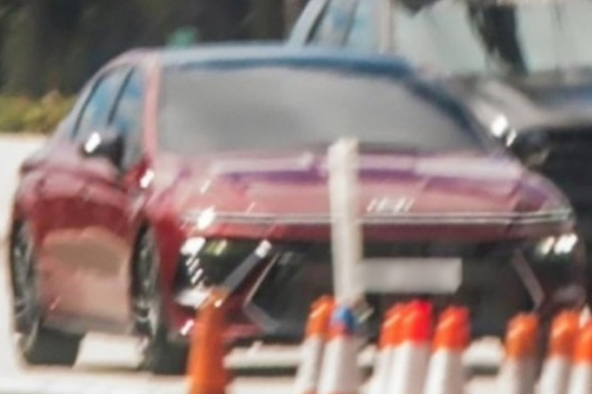 1_쏘나타 페이스리프트 유출_Car Advice.jpg