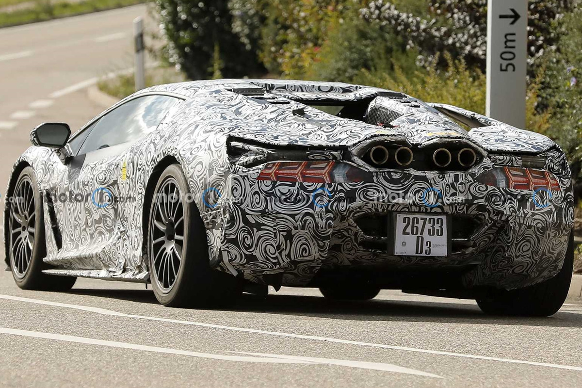 2023-lamborghini-v12-supercar-spy-photo (2).jpg